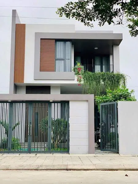 NHÀ LẦU VỪA HOÀN THIỆN - NGAY TRUNG TÂM - 700TR NHẬN NHÀ
