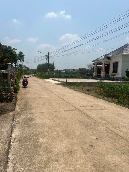 CẦN SANG LẠI LÔ ĐẤT 10X40 THỔ CƯ DÂN ĐÔNG KÍN GIÁ 1.1 TỶ