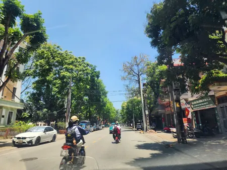 Bán 88.8m đất tặng nhà cấp 4 mặt đường thiên đức. Cạnh sân bóng. Đang cho thuê 72tr/năm. Phường kinh bắc bắc ninh