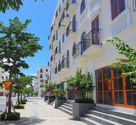 Cơ hội thuê ngay shophouse Phú Quốc tại khu đô thị Gateway An Thới diện tích sàn 460m², vị trí đắc địa kinh doanh du lịch với giá thuê cố định chỉ 310.000 VNĐ/m²