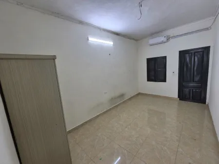 Cho thuê nhà ở nhóm 6 người  ngõ chợ Khâm Thiên, 74m2 x 2 tầng, 3PN, 2 WC, 10 triệu