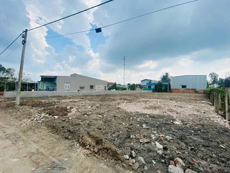 3 lô thổ cư mặt tiền lô B, Thích Thiện Hòa, xã Lê Minh Xuân, Bình Chánh dt 200m2 giá 2,8 tỷ/ lô