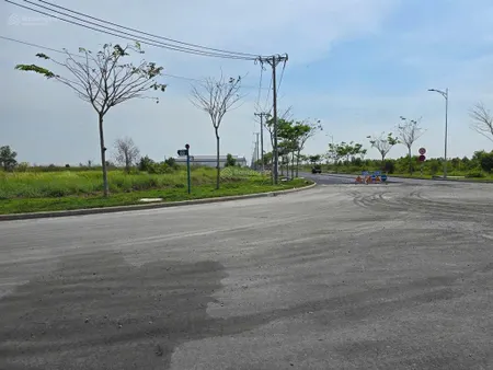 Bán lô đất 22.000m2 trong kcn idico hựu thạnh đức hoà long an