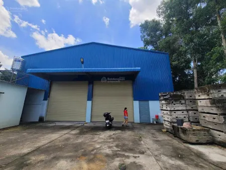 Bán kho xưởng 1700m2 phường tân định, bến cát, bình dương, dt 19 x 100m, đường vào 6m