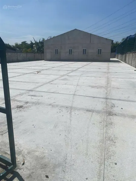 Bán đất 1561m2 có 300m thổ cư, , có nhà và kho xưởng, giá 9,8 tỷ, đường 463 trung an, cu chi, tphcm