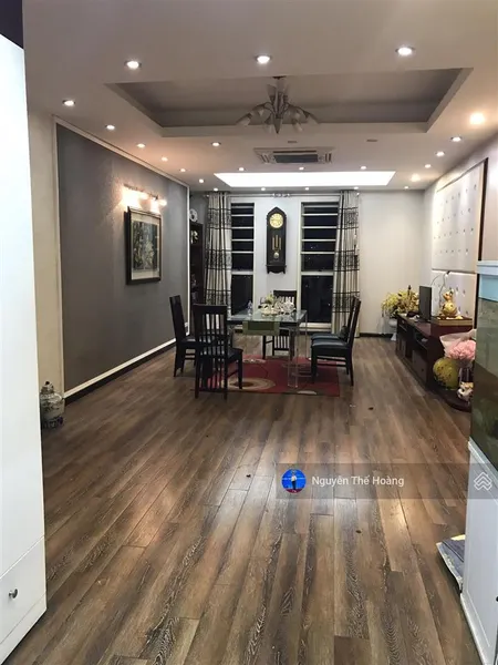 Giá chuẩn, bán ch 3n 2wc, 122m2 tòa tsq. tầng trung bc đông bắc, full đồ, sổ đỏ. 0813 443 ***