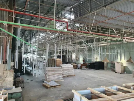 Bán xưởng và cả máy móc và chuyền sơn ngành gỗ vị trí măt nhựa ngay khu khánh bình giá 66 tỷ
