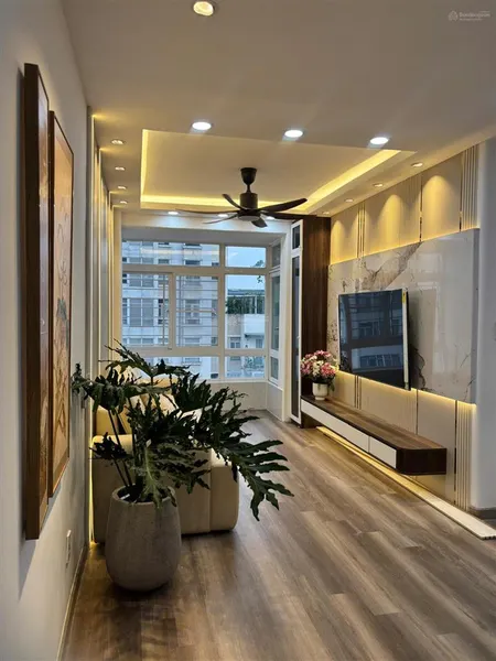Bán căn hộ chung cư sky garden 3, nhà đẹp, 68m2, giá 5.350 tỷ, 02pn, nội thất đầy đủ.