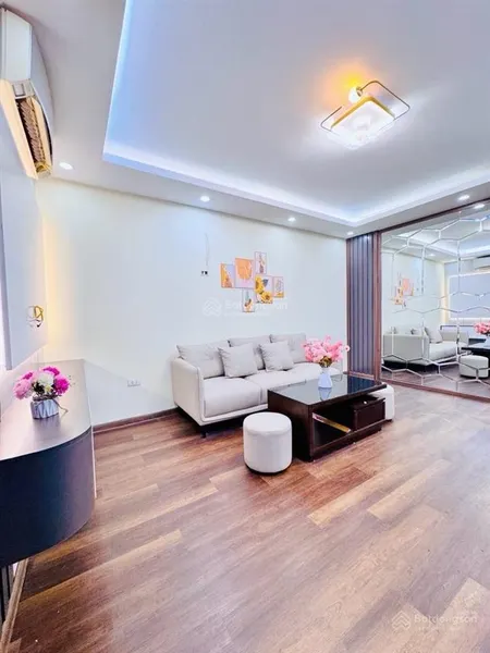Hồng mai siêu phẩm tập thể tầng 3 ô tô chân cầu thang đẹp thoáng ở ngay