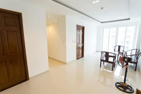Bán căn hộ sky center 2pn 2wc = 5.9 tỷ bao thuế phí sang tên, full nội thất, một căn siêu hiếm