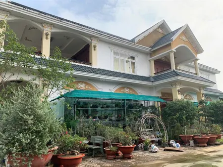 Bán biệt thự + nhà xưởng 3222m2 giá rẻ 71.2 tỷ hđt 100tr/th trung tâm dĩ an tp. hcm