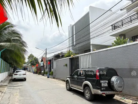 Bán kho đang cho thuê 7tr/th. dt 100m2 (4x25m). otd 80m2. mt phan đình giót. p. đông hoà. 4.65 tỷ