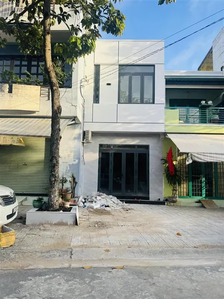 Bán nhà mới hoàn thiện 1 trệt 1 lầu mặt tiền đường nguyễn thành đồng, phường trấn biên