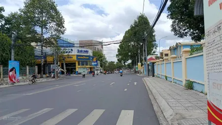 Giá 3,6 tỷ. bán nhà đẹp 1t 1 lầu gần vincom p.tân mai , trung tâm biên hoà. đường oto. 5x13m. shr.