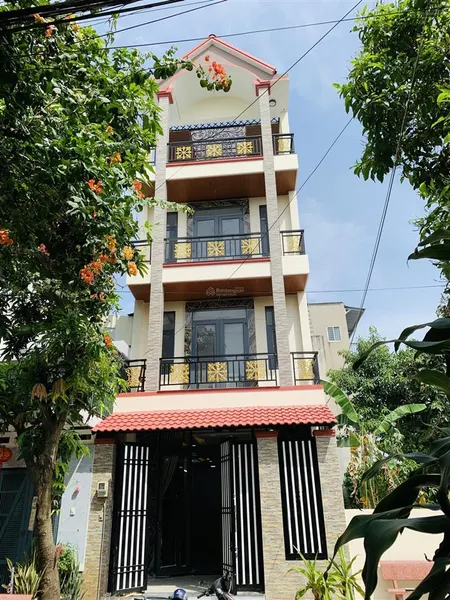 Bán nhà đúc 3 tấm gần chợ đại hải phan văn hớn