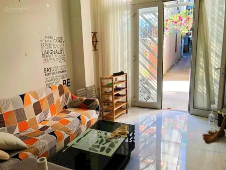 Nhà 2,5 tầng nguyễn thiện thuật đường ô tô [ cách biển trần phú 400m ] giá 5,5 tỷ.