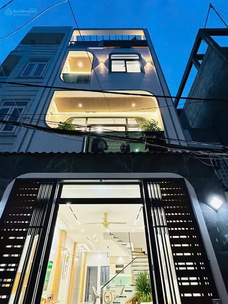Nhà đẹp đang cho thuê 24triệu ngay dương tử giangp.15 quận 5.giá 3tỷ440/72.8m2 gần đại học y dươc