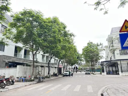 Bán gấp nhà vườn 120m2 vị trí đẹp nhất khu c geleximco lê trọng tấn hà đông giá đầu tư