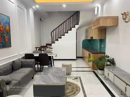 Bán nhà gần chợ phúc đồng, ô tô đỗ cổng, full nội thất. dt 33m2, mt 4m,5 tầng. giá 6.8 tỷ có tl