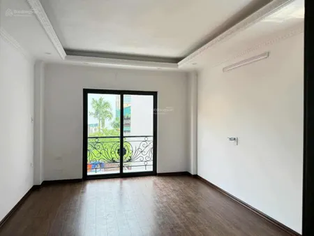 Chỉ còn duy nhất 1 căn 32m2 trong lô 5 căn 5 tầng. 10m ra ô tô, trung tâm phường vĩnh hưng.
