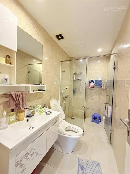 Nhà gần phạm ngọc thạch 62m2 mt rộng, lô góc ô tô đỗ cửa, trước nhà thoáng rộng, vừa ở vừa kinh doa