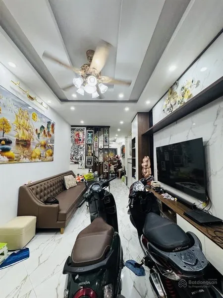 Bán nha minh khai hai ba trung nhỉnh 9 tỷ gần phố nhà đẹp hàng xóm time city