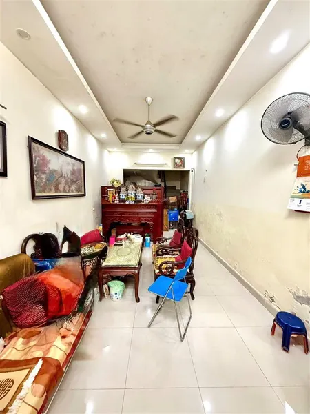 Siêu hot đường láng 30m ra phố hàng xóm royall city 45m chỉ 9.5 tỷ.
