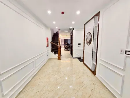 Siêu phẩm 8 tầng thang máy nhập khẩu khu vip phố đội cấn, ba đình nội thất cao cấp