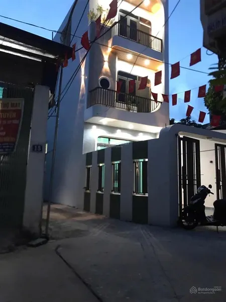Chính chủ gửi bán nhà tô hiến thành thông phạm ngũ lão. ô tô đỗ cửa