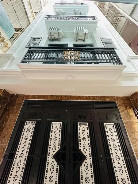 Mặt ngõ kinh doanh tốt 4t, 4pn, 35m2 gần chợ, trường học biên giang