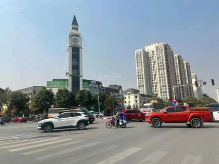 Bán gấp liền kề văn phú victoria, trục chính kđt văn phú, diện tích 90m2, không lỗ lầm, nhà thô