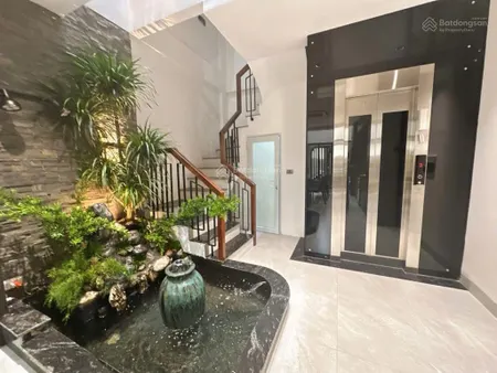 Bán nhà ngọc thụy 65m2 5 tầng, dân xây chắc chắn, ô tô tránh, gần đường hồng tiến