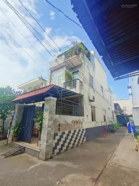 Nhà đẹp 3 tầng gần aeon tân phú