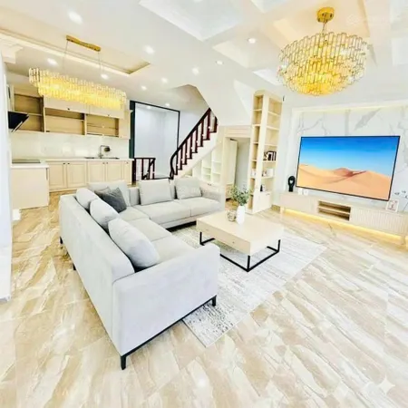 Bán nhà hồng tiến, lô góc, gara ô tô camry, gần phố, mt khủng, tặng nội thất chất, giá mềm