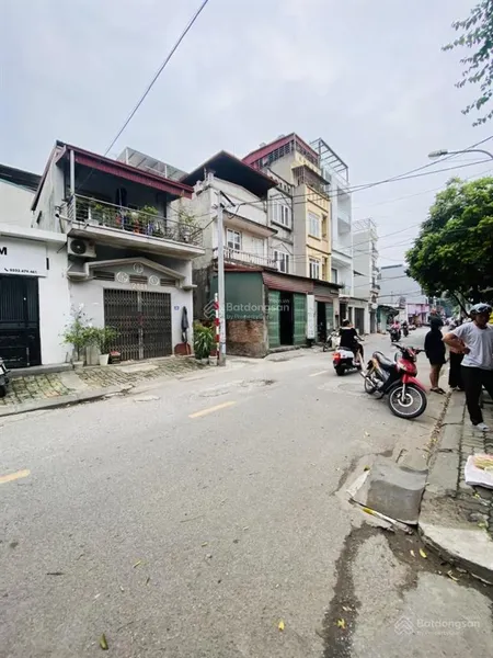 Siêu phẩm mặt phố kinh doanh phố việt hưng vỉa hè oto dừng đỗ
