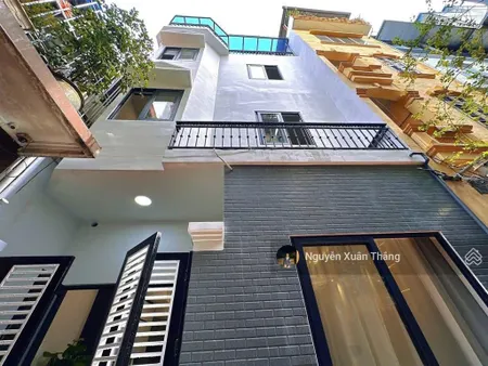 Bán nhà phân lô chính kinh thoáng trước sau vị trí siêu đẹp tặng full nội thất 12,6 tỷ.
