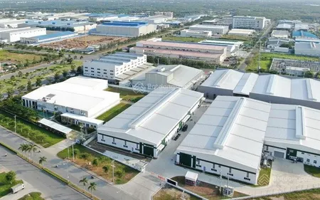 Bán vài kho xưởng mặt tiền xã đông thạnh, diện tích 6.500m2