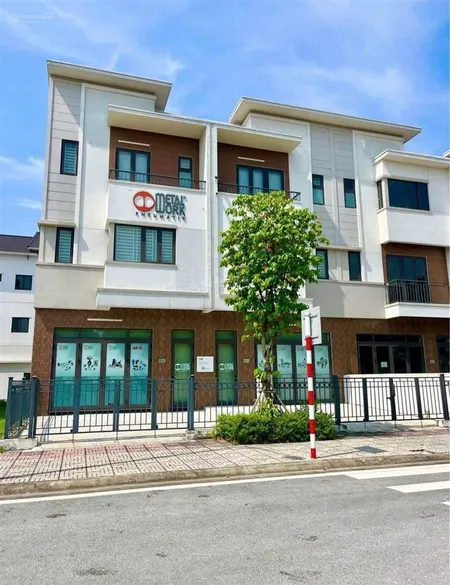 Chính chủ bán gấp shophouse tại dự án centa riverside vsip từ sơn vị trí đẹp cạnh cổng chính