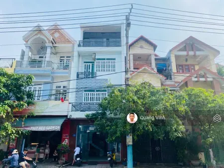 Nhà trung tâm hành chính dĩ an góc 2 mặt tiền, sổ riêng hoàn công, gần bigc go, t2360 dĩ an