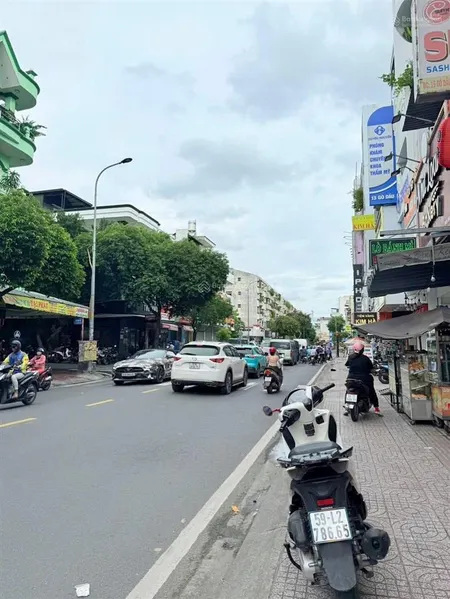 Nhà 4 tầng ngay tân sơn nhì đang thu nhập 25 triệu/ tháng giá 10.9 tỷ