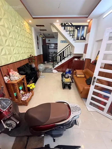 Chợ 200 xóm chiếu q4 2 lầu 35m2 ko qh giá 3 tỷ nhỉnh