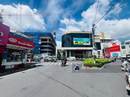 Hiếm nhà đẹp tâm huyết 4 tầng cách vincom 50m vị trí đắc địa ,trung tâm ngang 5.1m