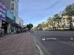 Bán nhà mặt phố ngô gia tự, giá 28 tỷ, 93 m2, đẹp, nhiều tiện ích hot