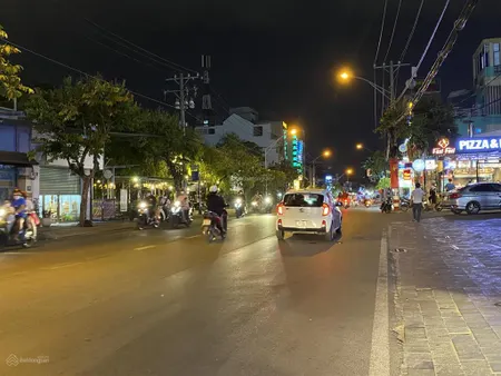 Mặt tiền tô ngọc vân, ngay ngã 4, cực sung. dt 6.5m*24m=156m2, tc 103m2. hđ thuê 30tr, giá 18 tỷ tl