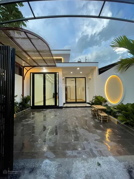 Nhà nguyễn thị nuôi, ngay cổng trường thcs võ văn tần, 6m x 21m, 5.3 tỷ