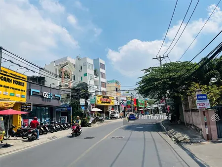 Nhà cấp 4 ngay kha vạn cân gần hoàng diệu 2, cho thuê 7tr/t ngang 4.7m vuông vức hxh