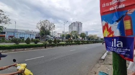Mặt tiền đường trường chinh q12 9,5m ngang đang kinh doanh đồ gỗ cần bán đầu tư lớn hơn