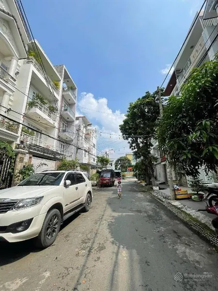 13 tỷ 500 thương lượng, bán nhà 3 tầng,mặt tiền đường khu nội bộ, dt ngan 5 mét dài 19 mét.