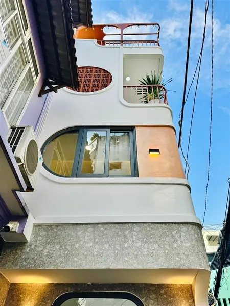 Nhà 2 lầu 32m2 chỉ 15m ra mặt tiền phan văn hân, ngay cầu thị nghè.