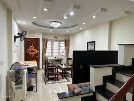 Nhỉnh 14 tỷ 45m x 5 tầng ô tô vào nhà nguyễn văn cừ, long biên